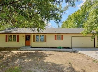1009 W Fairwood Ln, Olathe, KS 66061