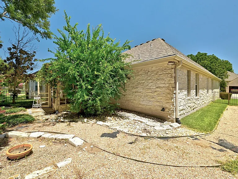 125 Melissa Ct — Photo 29