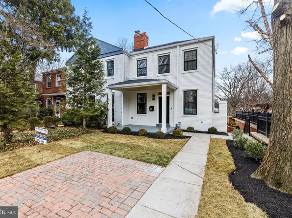 5207 Chevy Chase Pkwy NW, Washington, DC 20015