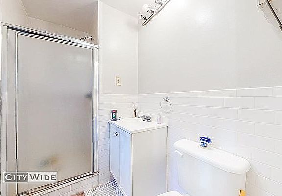 5th image of 346 E 76th St #1