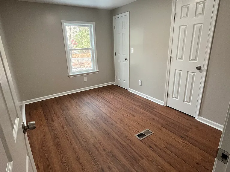 10 Brook Ln — Photo 9