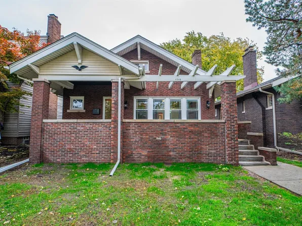1715 Davis Ave, Whiting, IN 46394