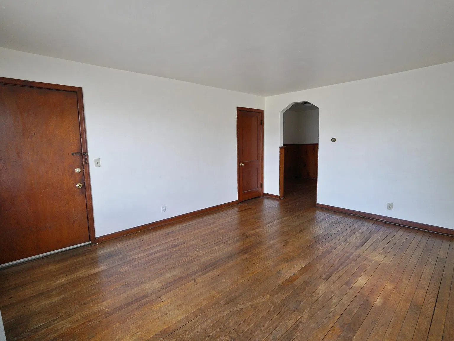 1 bed, 750 sqft, $900 — Photo 2