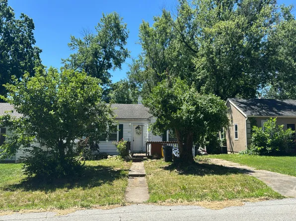 1015 NE 44th Ter, Kansas City, MO 64116