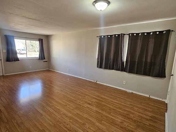 4th image of 10837 Glen Garry Rd