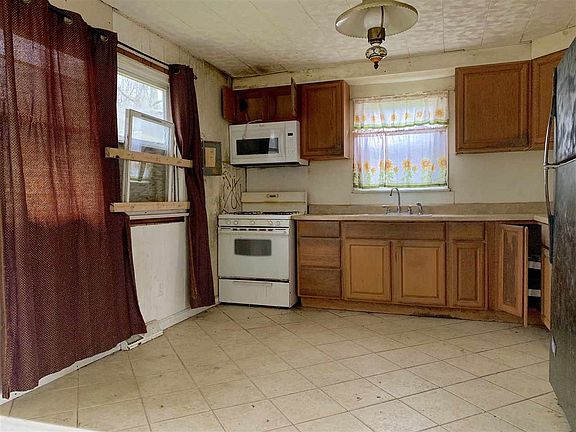 5th image of 8109 Red Fern Dr N