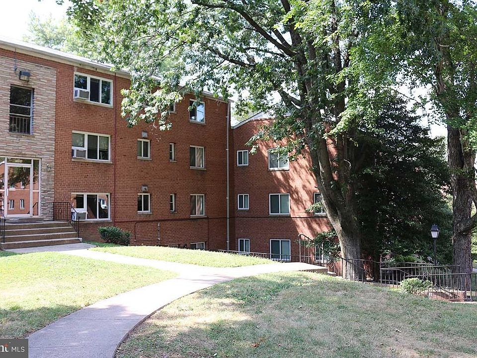 1st image of 2009 N Daniel St #102