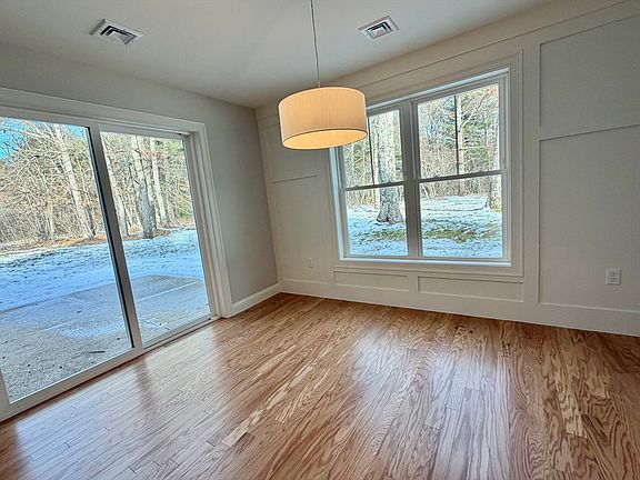 5th image of 22 Barracks Rd