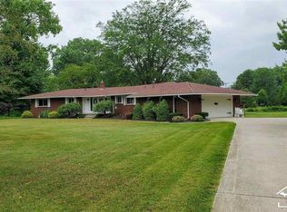 2803 Reinhardt Rd, Monroe, MI 48162