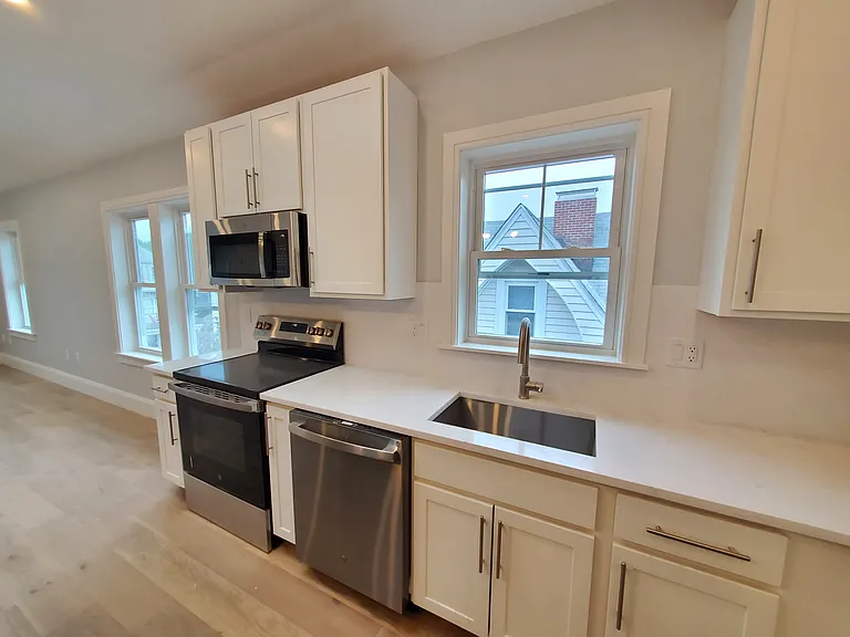 51 Fairbanks St #4 — Photo 7