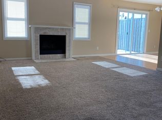 8990 Carpenter Circle Dr, Clive, IA 50325