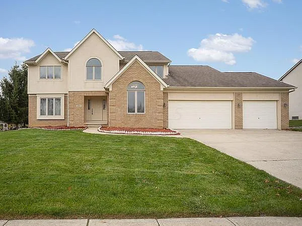 2011 Farmsbury Dr photo 1