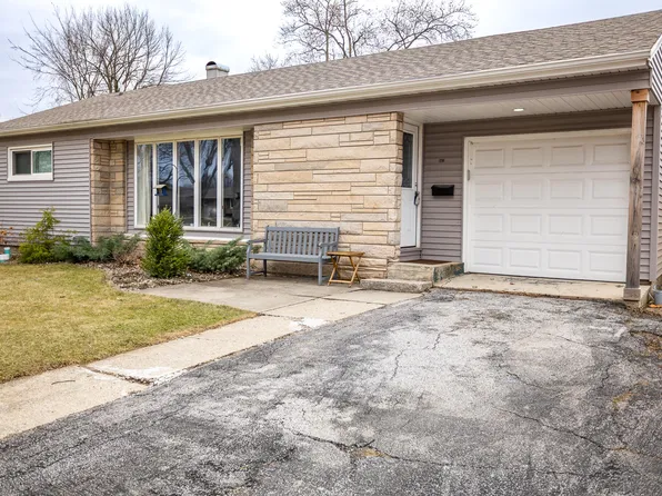 903 S Main St, Crown Point, IN 46307