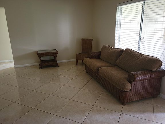 4th image of 121 Lake Pine Cir APT B-1