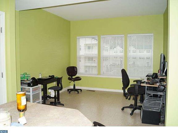 5th image of 209 Bardel Dr