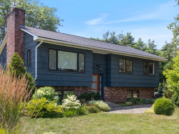 148 Stokes Lane, Shelburne, VT 05482