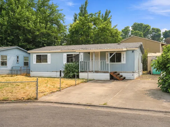 222 Meadow Ln, Eagle Pt, OR 97524