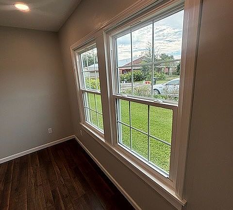 5th image of 1011 Grinage St