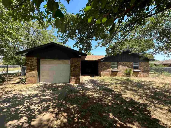 137 Thurman Dr, Walters, OK 73572