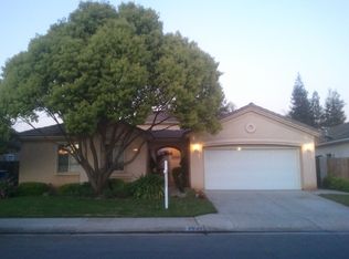 7542 N Carnegie Ave, Fresno, CA 93722