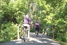 Clive Greenbelt Trail trailhead in Country Club!