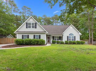 106 Rita Ln, Hampstead, NC 28443
