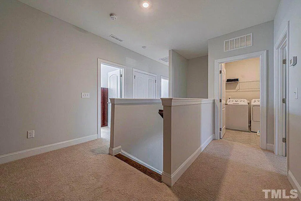 1305 White Beach Ln — Photo 4