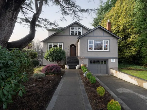 2741 Dufferin Ave, Oak Bay, BC V8R 3L5