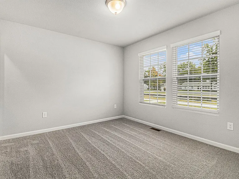 2216 Macatawa Ln — Photo 17