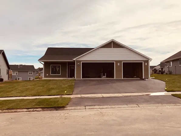 2544 Meadows Dr, River Falls, WI 54022