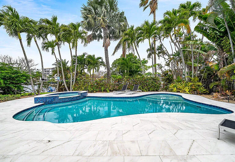 1733 Coral Gardens Dr — Photo 6