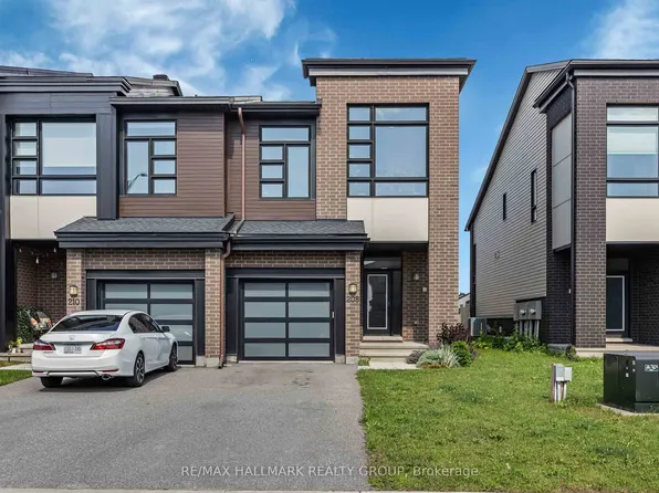 208 Big Dipper St E, Ottawa, ON K4M 0K5