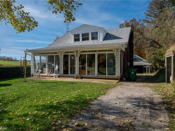 14449 McCue Rd, North Lawrence, OH 44666