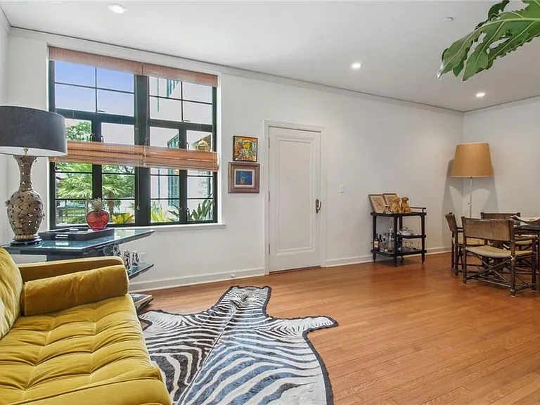5355 Saint Charles Ave #103 — Photo 3