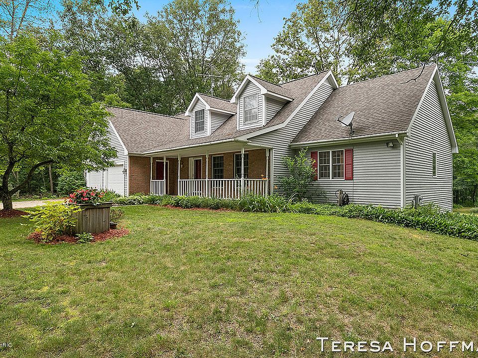 1st image of 239 River Pine Dr NE