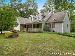 239 River Pine Dr NE, Lowell, MI 49331