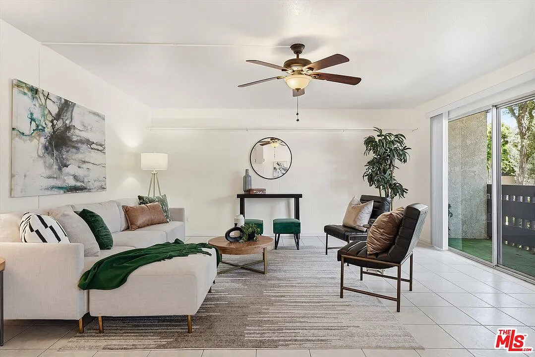 2 bed, 2.0 bath, 1062 sqft, $2,750 — Photo 3