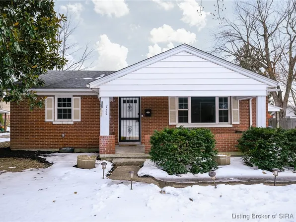732 S Indiana Avenue, Sellersburg, IN 47172