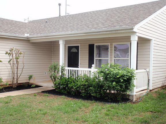 2nd image of 418 English Elm Ln