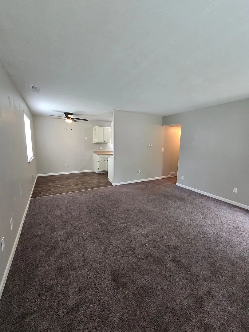 3221 Town and Country Apartments — Photo 2