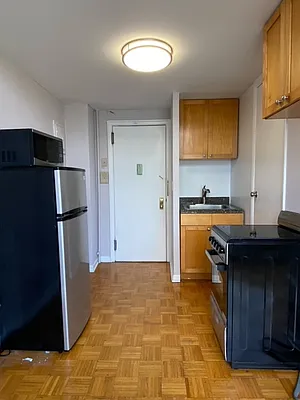 Rented by Beekman Street Realty | media 25