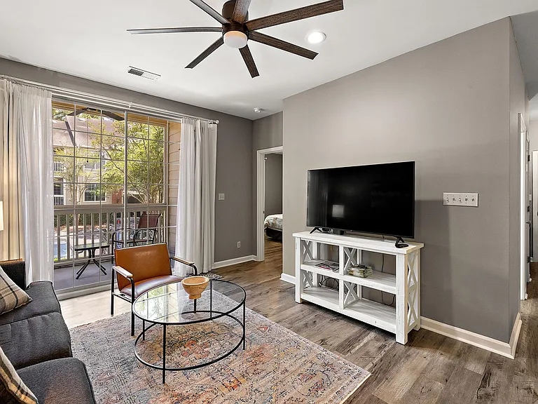 1600 Long Grove Dr #417 — Photo 7