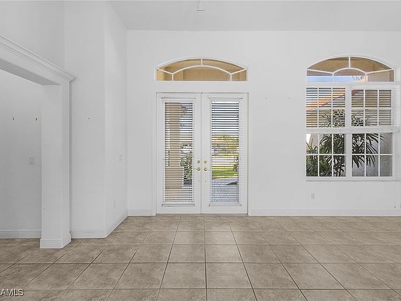 4th image of 3537 SW 28th Ave