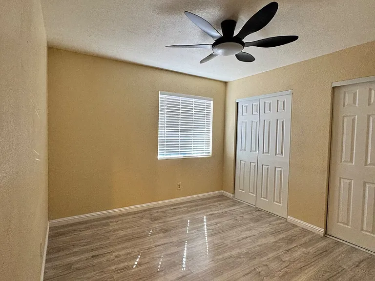 4300 El Como Way — Photo 12