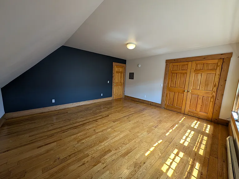 541 University Ave #5 — Photo 38