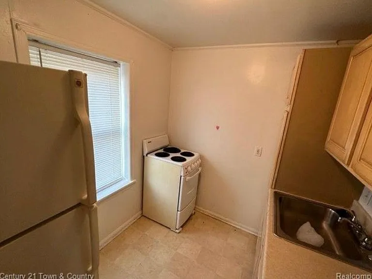 2708 Riverside Dr #4 — Photo 6