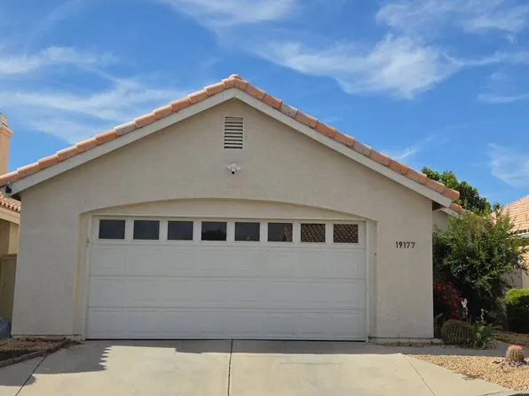 19177 Oak St, Apple Valley, CA 92308