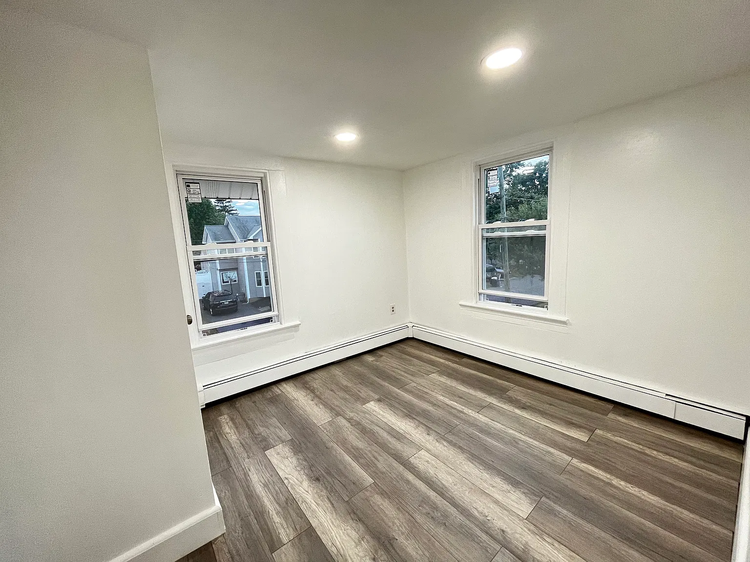342 N Lincoln Ave — Photo 3