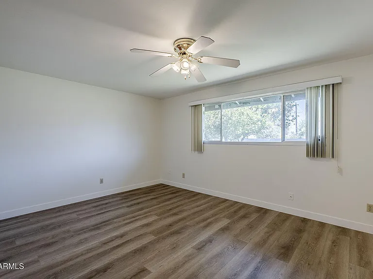 1904 E Manhatton Dr — Photo 27