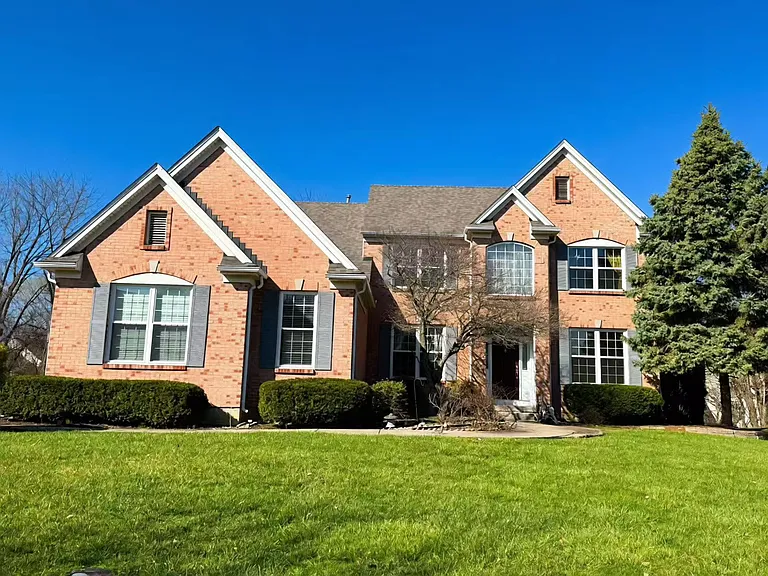 4907 Forest Ridge Dr — Photo 2